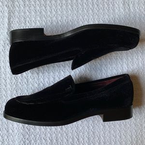 Elegant Tod’s Velvet Loafers